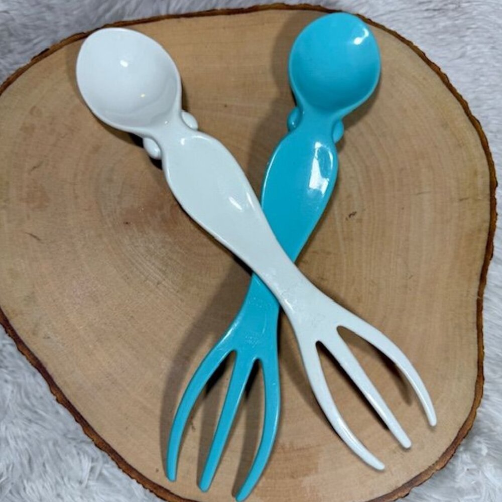 Genuine Fred SQUID SALAD White and Aqua Salad Servers